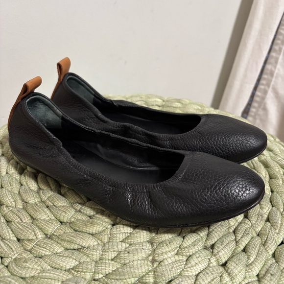 Mercedes Castillo Carola Black Pebbled Leather Slip On Ballet Flats - Picture 2 of 9